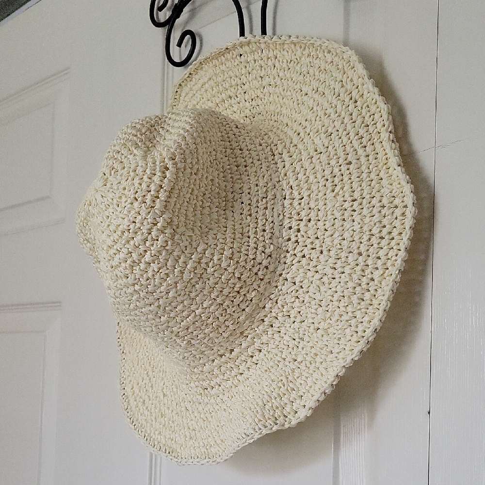 Chic Cream Woven Straw Sun Hat - Picture 4 of 9